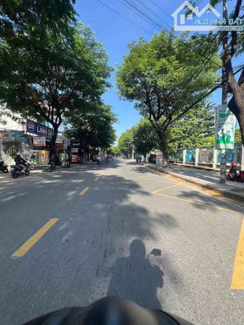 Nhà Văn điển 38m2, 5 tầng, ô tô đỗ cổng, sổ đỏ chính chủ