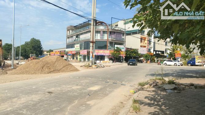 LÔ VIP NHẤT TRUNG TÂM LÃM LÀNG, VÂN DƯƠNG, BẮC NINH. ĐÚNG NGÃ 5 KINH DOANG BẤT CHẤP