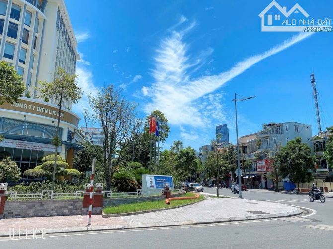 Bán nhà 278m2 đường 8m 33 tỷ Lý Thường Kiệt TP Huế