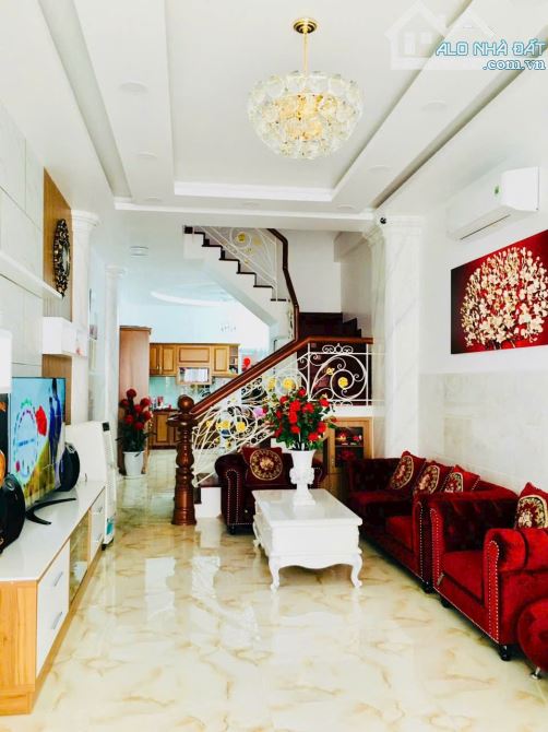 Bán nhà 4 tầng (4x18) hẻm nhựa 8m khu phân lô Tô Hiệu, gần Đầm Sen