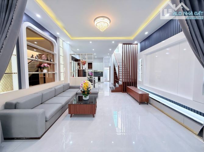 Nhà Mặt Tiền Hòa Minh 7 – Sát Biển – Full Nội Thất – 6.x Tỷ