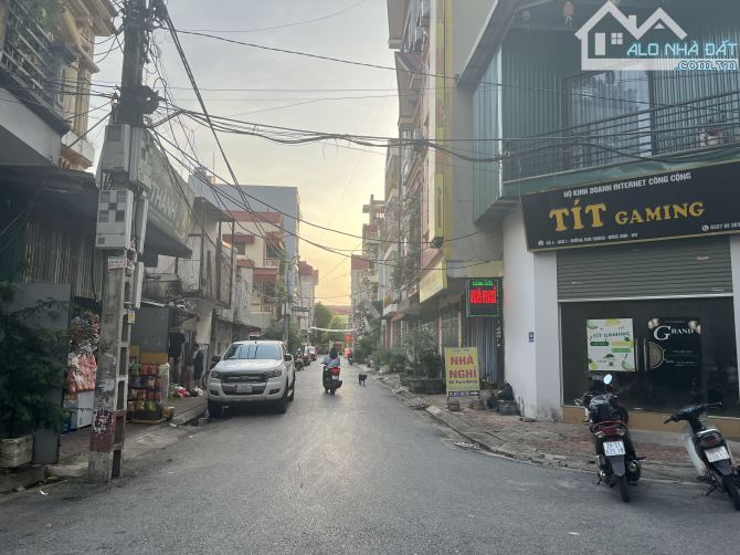 SIÊU PHẨM TÂY BẦU KIM CHUNG, ĐÔNG ANH. LÔ GÓC, NHÀ 4 TẦNG, MẶT TIỀN QUYỀN LỰC, KINH DOANH.