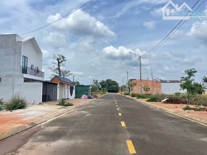 💥 Khu 3,2ha hàng hiếm giá ổn nhất khu lỗi nhẹ mép trụ điện ngay đông du