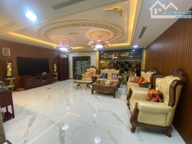 BIỆT LIỀN KỀ MỸ ĐÌNH -135m2 - GIÁ 40 TỶ Ô TÔ TRÁNH - THANG MÁY- Ở SƯỚNG - KINH DOANH
