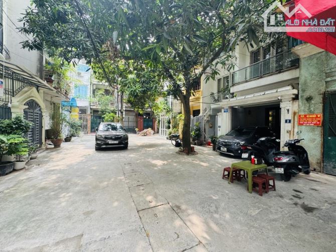 Bán nhà Kim Mã. Lô góc oto tránh dừng đỗ. 55m2 x 5T, MT 6m. Dòng tiền cao. 22,3 tỷ.