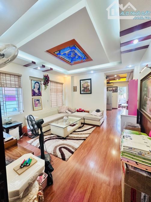 LÔ GÓC 2 THOÁNG Ô TÔ TRÁNH DOÃN KẾ THIỆN CẦU GIẤY 56/63m x 8 Tầng: 33,6 tỷ Thang máy KD