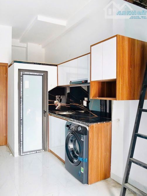 Bán CCMN Nguyễn Văn Trỗi 80m2, 8T, MT 5m, 25 PKK, dòng tiền 250tr, 18.8 tỷ