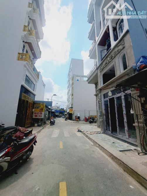 NHÀ MỚI XÂY THIẾT KẾ HIỆN ĐẠI 5 TẦNG ĐẸP MÊ CHỈ DỌN VÀO LÀ Ở