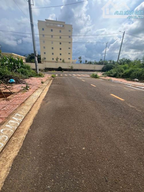 bán đất tổ dân phố 8 - khu trường đại học Đông Du - khu 3.2ha