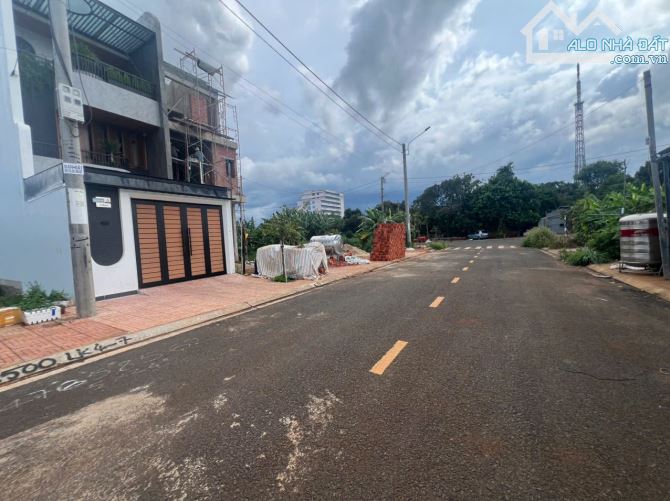 bán lô đơn tổ dân phố 8 - Khu trường Đông Du - khu 3.2Ha