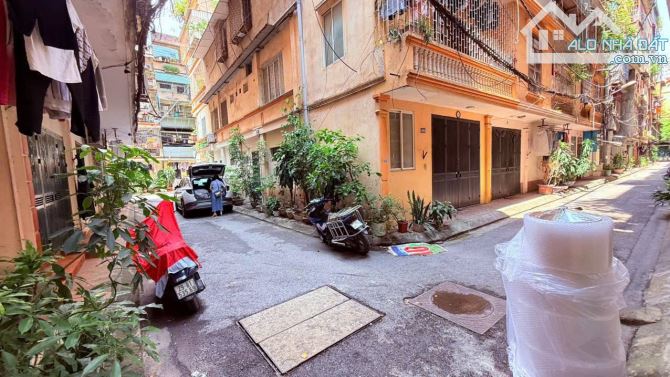 BÁN NHÀ TẬP THỂ NGÕ 120 HOÀNG QUỐC VIỆC, 70M2, TẦNG1, NGÕ Ô TÔ, GIÁ 5.1 TỶ. LH ANH KIỆT