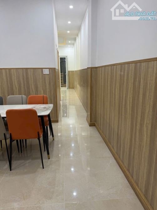 CẦN CHUYỂN NHƯỢNG LẠI CĂN NHÀ: 1 TRỆT .1 LẦU .NHÁNH NHỰA ĐƯỜNG TIẾN THÀNH