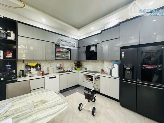 BÁN NHÀ YÊN LỘ - YÊN NGHĨA- HÀ ĐÔNG- ĐƯỜNG OTO TRÁNH 15M DT 90,2M2
NHỈNH 11 TỶ