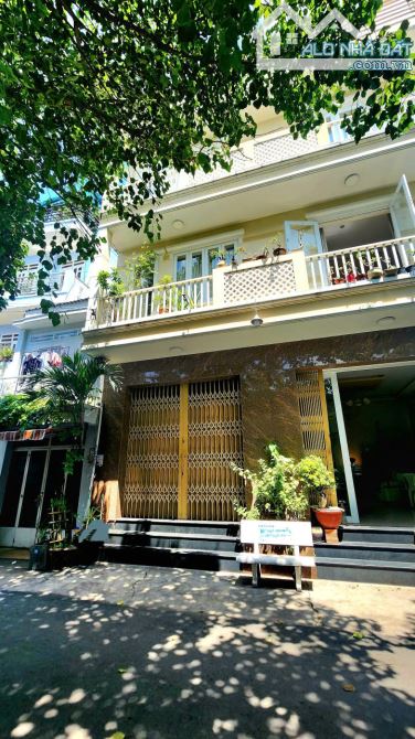NHÀ PHỐ MẶT TIỀN TRẦN XUÂN SOẠN, QUẬN 7, 3 TẦNG, 12X7m, HẺM XE HƠI QUAY ĐẦU,NHỈNH 11 TỶ