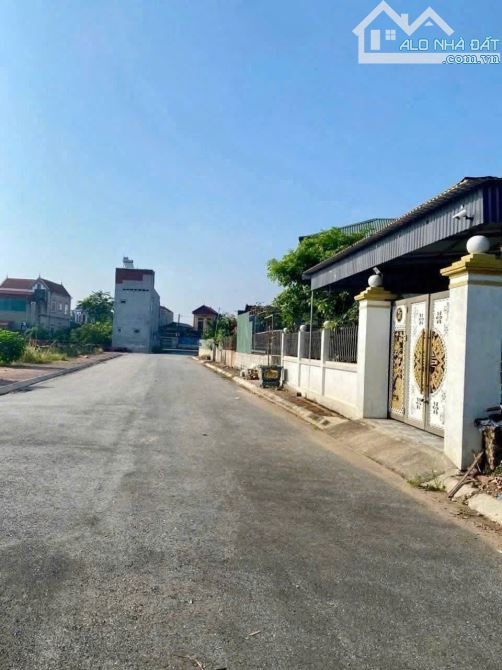 bán 150m đất thị trấn Văn Giang, Hưng Yên MT quyền lực 8.3m Ô tô tránh Chỉ 5.8 tỷ
