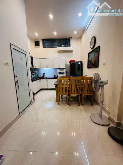 Nhà Phố Giảng Võ - 4 Tầng - 2 Mặt Thoáng. DT 47/54m - Giá Chào 12,8 tỷ