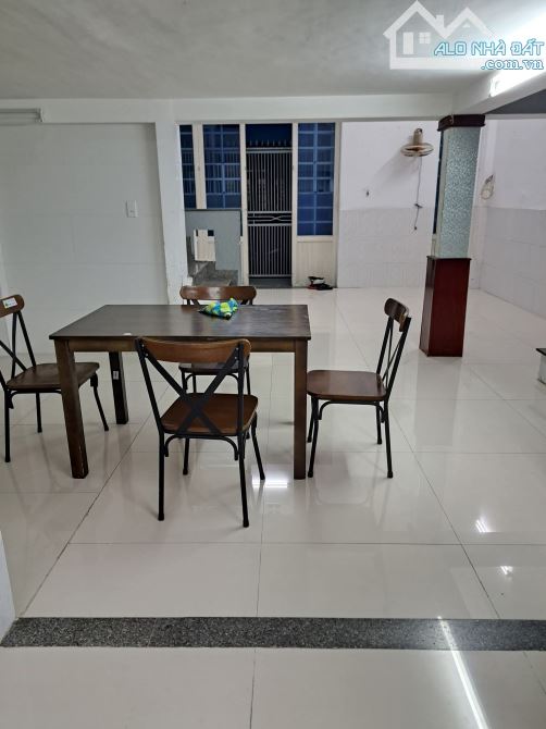 Cho thuê nhà 3 tầng kiệt ô tô đường Núi Thành, Hoà Cường, Đà Nẵng - Diện tích 80m2