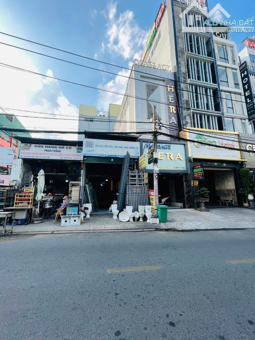 Bán Căn Nhà Mặt Tiền Hẻm Kinh Doanh Đường Dương Quảng Hàm P6-(4.2mx26m)-Giá 13.7ty