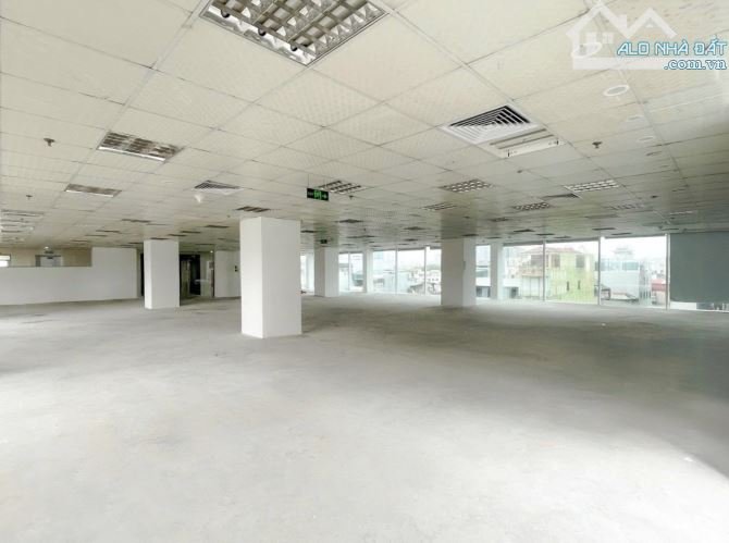 ĐẤT MẶT PHỐ HOÀNG NGÂN TẶNG NHÀ 2 TẦNG DÒNG TIỀN 30 TRIỆU/THÁNG