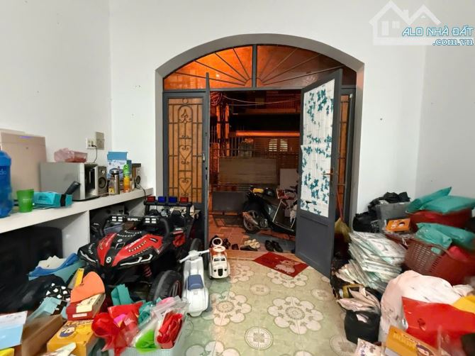 bán nhà cấp 4 hẻm oto rộng 5m gần quân đội 93.8m2 3.8tỷ