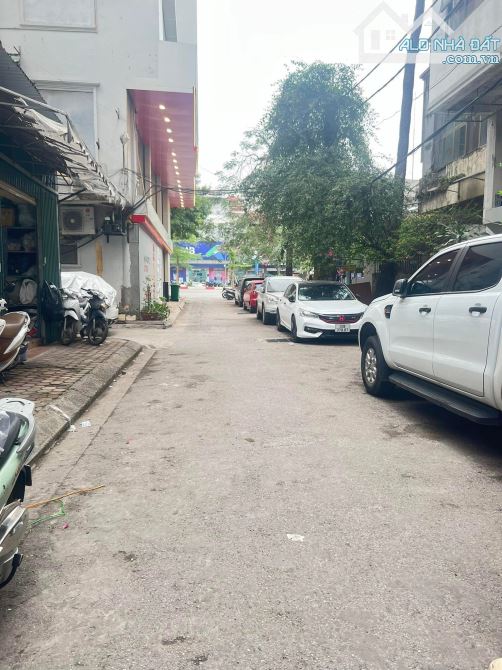 Đất Mặt Tiền Khủng 10m Hoàng Quốc Việt 96m2 Phân Lô Oto Tránh Xây Cao Tầng Thoải Mái 35Tỷ
