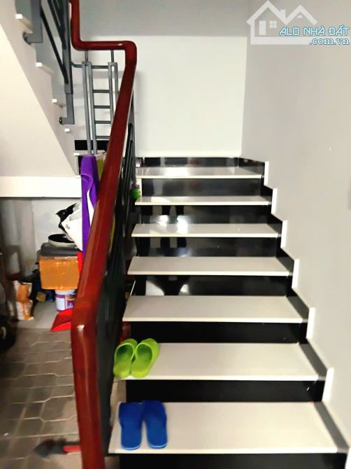 Nhà Mặt Tiền Trước Đỗ Thị Lời, Mặt Sau Hẻm CMT 8 5M Q.3 DT 70M2 5 Tầng Thang Máy