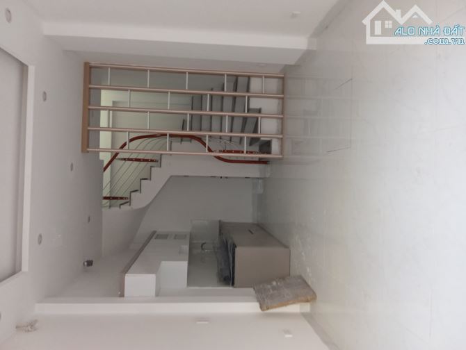 Bán nhà đường 422, Tân Lập – DT 33m², 4 tầng – Giá chỉ 4,7 tỷ 15 m ra đường ô tô tránh.