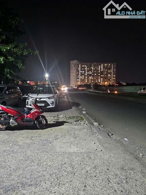 Bán nhà 2 tầng, Hoàng Trọng Mậu, Quận 7. Ngang 8m, ô tô , Nhỉnh 14 tỷ