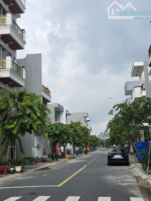 Nhà tâm huyết mới xây- Khu TĐC Đông Hoà C- giá chỉ hơn 5 tỏi