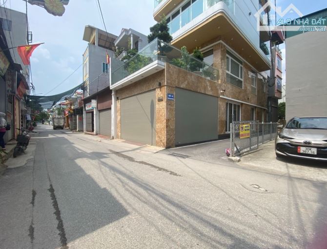 BÁN ĐẤT TẶNG NHÀ CẤP 4 ĐÌA, NAM HỒNG, ĐƯỜNG TRẢI AFPHAN OTO ĐỖ CỬA.