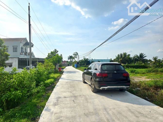 Thổ cư _dt 430m² đường Bê tông 6m Liên ấp 2-3, Thạnh Đức, Bến Lức LA, giảm còn 1 tỷ 990