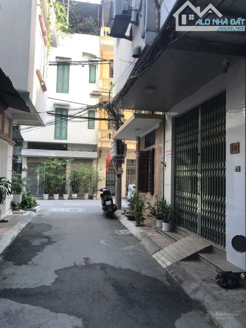 Cho thuê nguyên căn Ngõ 124 Nguyễn Xiển,  Quận Thanh Xuân
- diện tích: 32 m² x 5 tầng,