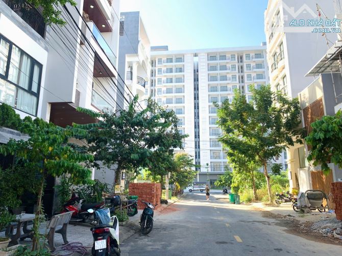 Bán lô đất đẹp Khuê Mỹ Đông 7 khu nhà máy cao su, gần Biển gần Furama resôrt