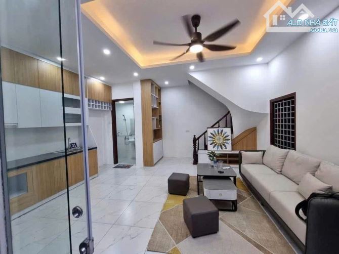 Cho thuê nhà Mễ Trì ,Nam Từ Liêm 40m 5 tầng 3PN  Nhà Mới tinh full đồ ,13tr