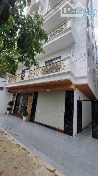Nam Từ Liêm 45m2*6 Thang máy, Gara ô tô Lô góc, Nhà mới, Ngõ thông, Hơn 9 tỷ.