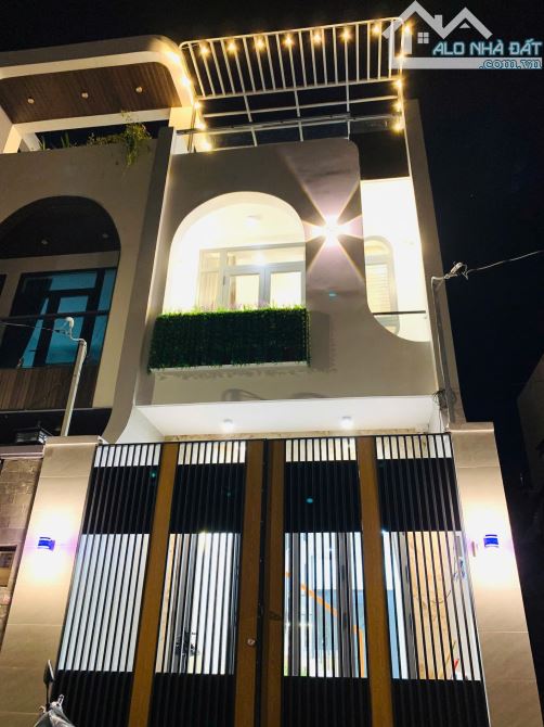 Bán Nhà Mới 3 Tầng 52m2 Đường Thông 6M Chỉ 4.95 Tỷ Trường Thạnh