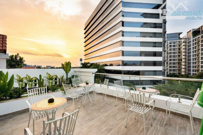 Bán tòa building góc 3 mặt tiền Trần Hưng Đạo - DT: 8 x 20m. CN: 130m2 - 6 T- giá 50 tỷ