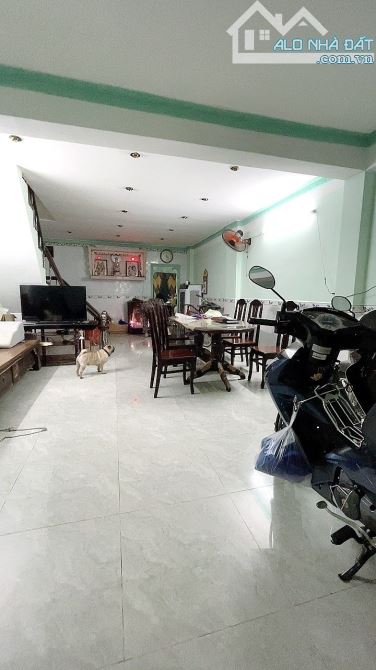 💥🏠🚘Q.6, GẤP BÁN,GIẢM SÂU, SÁT MẶT TIỀN, HẼM 4M,70M2, 3TẦNG, NỞ HẬU, RẺ BÈO, NHỈNH 5 TỶ
