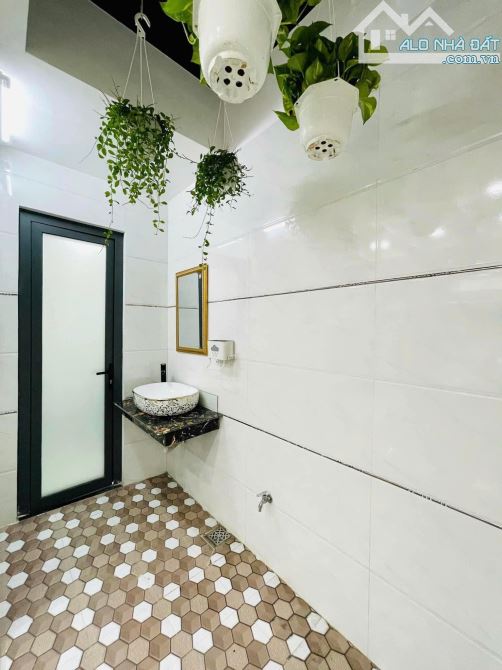 NGỘP QUÁ CẦN BÁN NHANH NHÀ MT HOÀNG HOA THÁM, ĐANG CHO THUÊ 25TR/THÁNG - 10