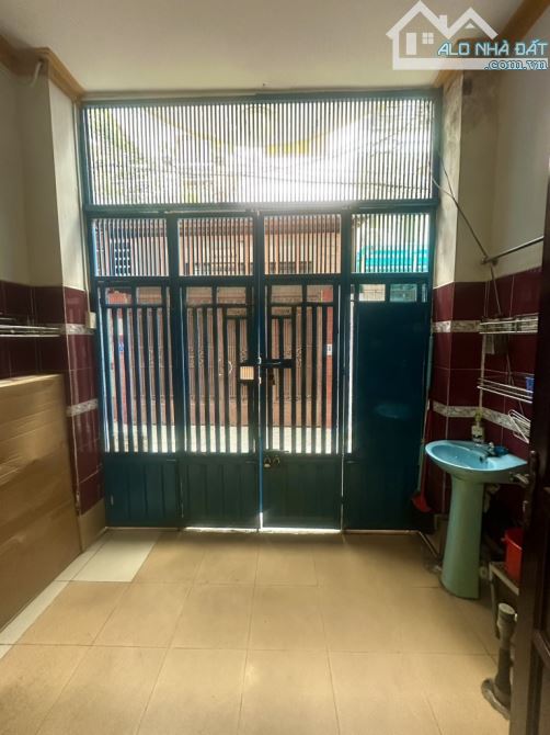 Nhà 3 tầng 3 phòng gần bệnh viện 175 không LG đường Nguyễn Kiệm Phường 3 Quận Gò Vấp - 10