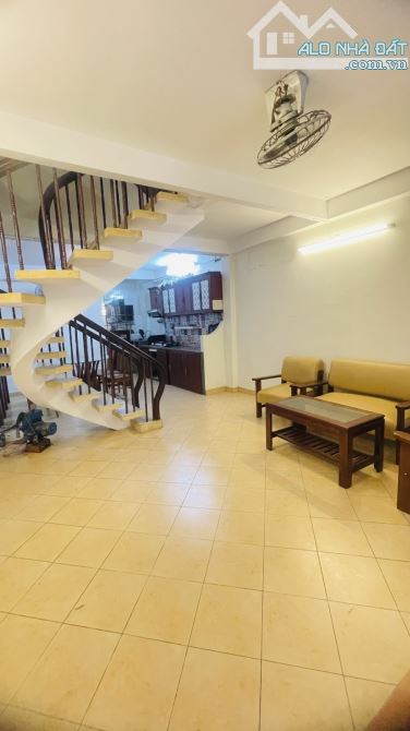 Bán nhà Q3 - Hẻm nhựa 6m - 5 tầng - 10