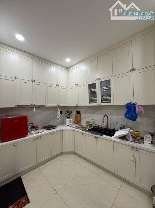 Bán nhà Q3 - ngang hiếm 4.5m - xe hơi ngủ trong nhà 3 tầng - 10