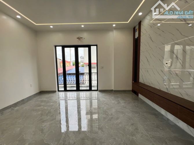L.A.Đức- Dãy nhà 9 căn đường Nguyễn Bình Khiêm - 60-72m2 - 4 tỷ 200 - 10