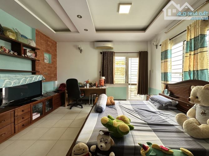 Bán nhà Phú Nhuận - hẻm ô tô 5m - 120m2 - 5 tầng - kinh doanh - 10