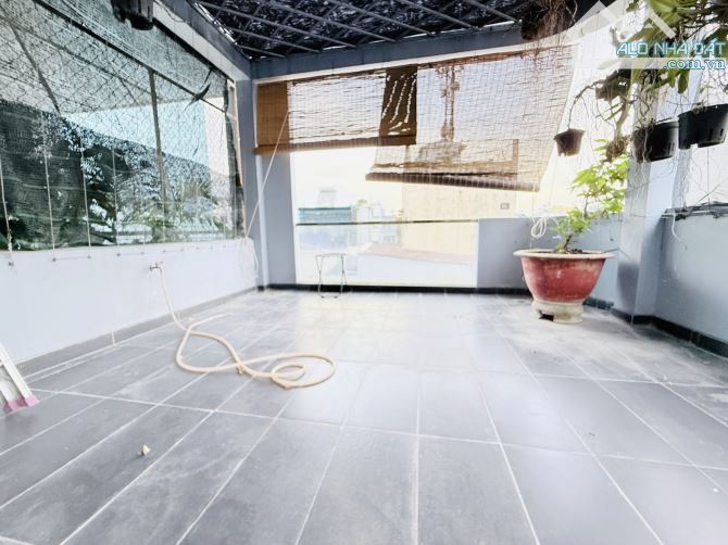 XE HƠI ĐẬU CỬA – SÁT MẶT TIỀN – LÔ GÓC SỔ VUÔNG A4 – KHÔNG QH, LG – 4 TẦNG BTCT CHỈ 15T - 11