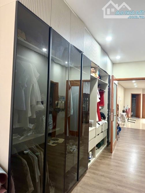 Bán nhà mặt tiền kinh doanh Tân Bình - 5 tầng - thang máy - ngang 5.1m - 11