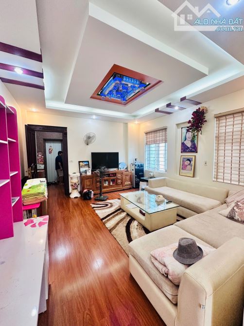 LÔ GÓC 2 THOÁNG Ô TÔ TRÁNH DOÃN KẾ THIỆN CẦU GIẤY 56/63m x 8 Tầng: 33,6 tỷ Thang máy KD - 11