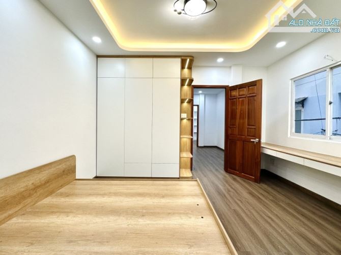 BÁN NHÀ HẺM Ô TÔ NGUYỄN ĐÌNH CHÍNH, 56M2, 3 TẦNG, BTCT, 5PN, GIÁ CHỈ 12.9 TỶ - 11