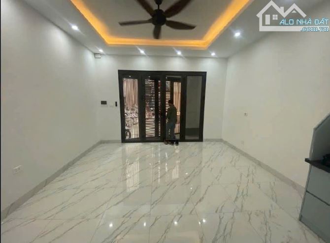 NHỈNH 4TỶ - NHÀ ĐẸP TRÂU QUỲ- MỚI KÍNH KOONG- Ô TÔ ĐỖ CỬA- TIỆN ÍCH - 1