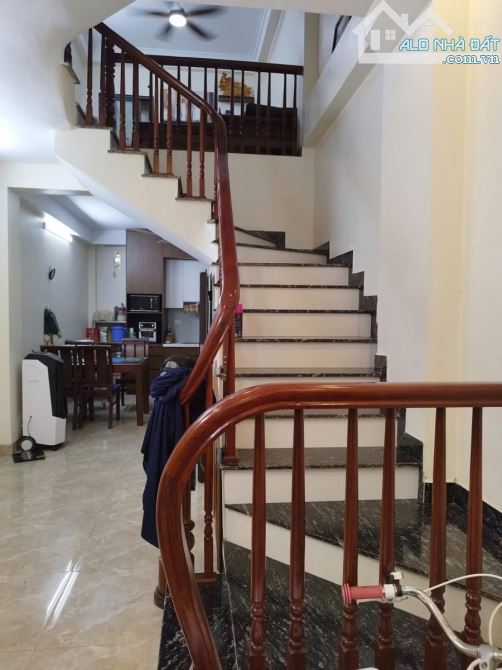Bán nhà 4T Ỷ La, Dương Nội ,2 ô tô tránh ,Sổ đỏ chính chủ - 1